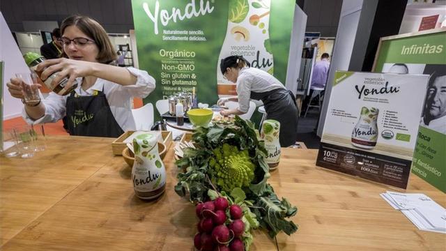 Estand con zumos bio en Alimentaria.