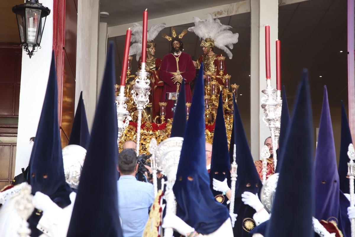 La Hermandad de la Estrella recorre las calles cordobesas desde la Huerta de la Reina