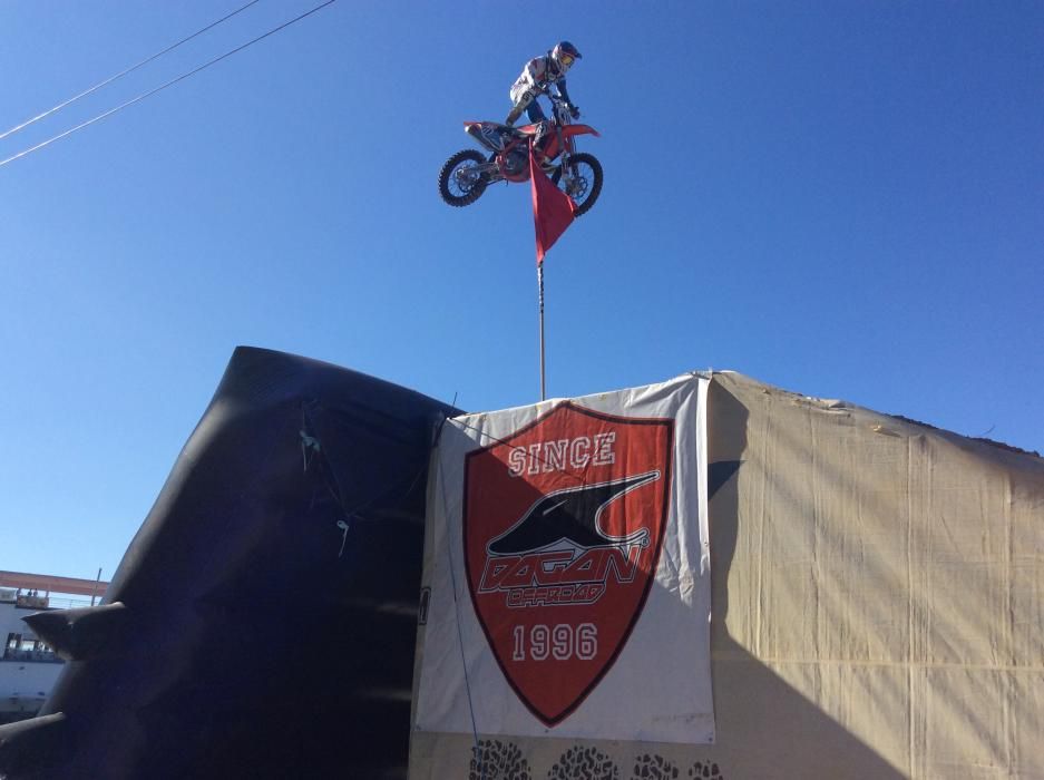 Tres días de acrobacias y piruetas imposibles, arte, deporte y cultura urbana campando por la fachada atlántica de Vigo. Un espectáculo al aire libre para el mejor festival del noroeste.