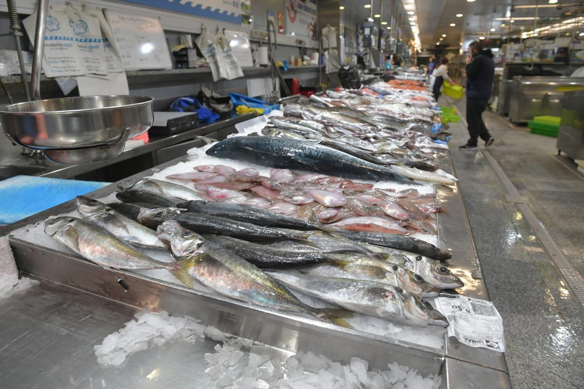El pescado regresa a los mercados tras el fin del paro de la flota de A Coruña
