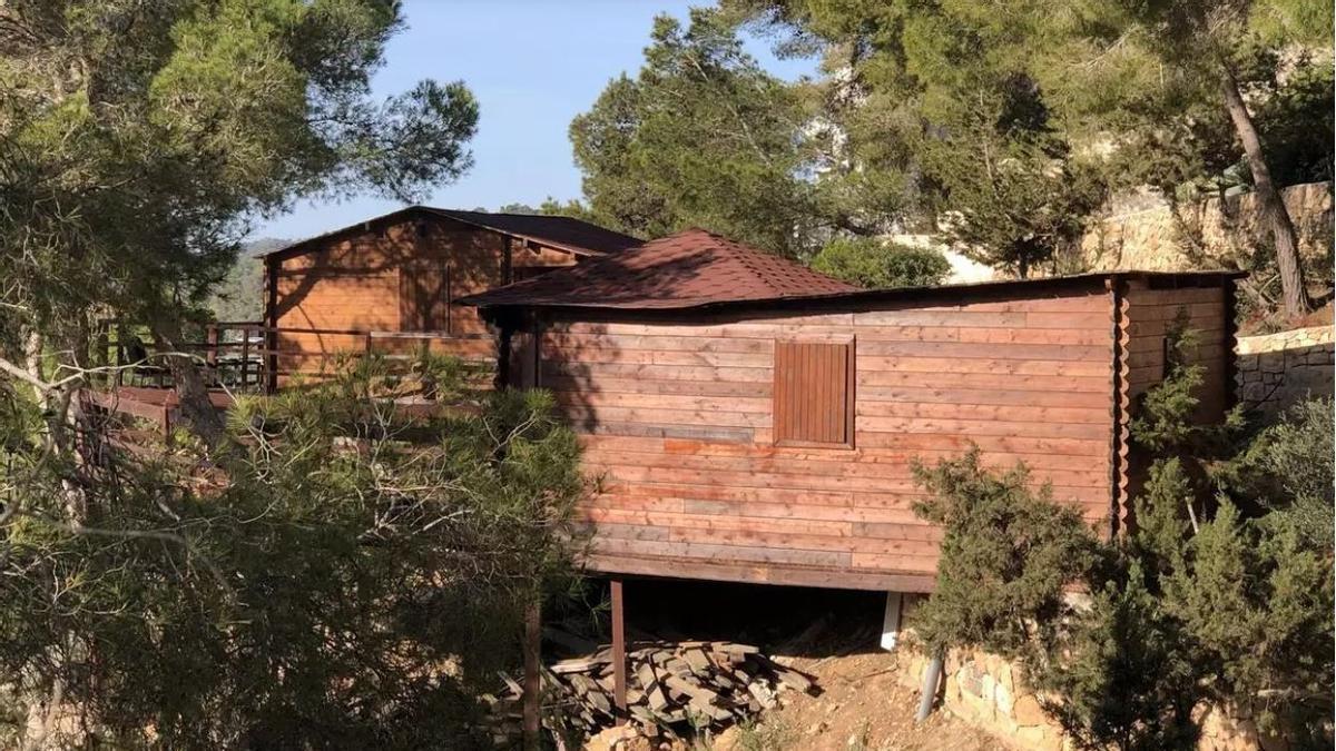 Imagen de una de las cabañas ilegales que se alquilan turísticamente.