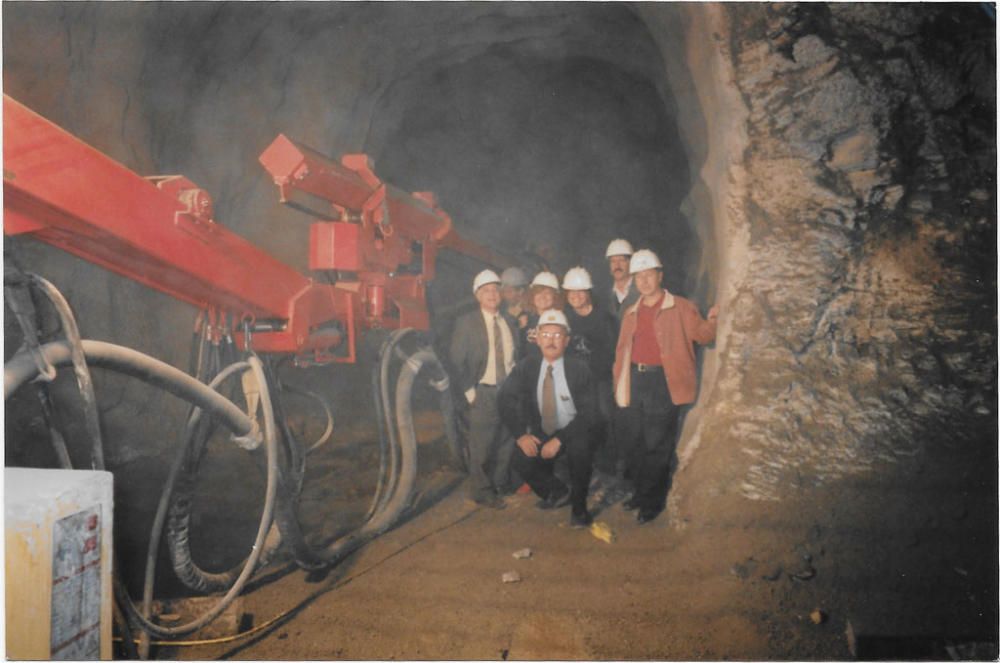 En 1999 se terminó el túnel de la Alcazaba, un proyecto del ingeniero técnico Manuel Olmedo, que codirigió las obras y consiguió que se ajustara casi al completo al presupuesto