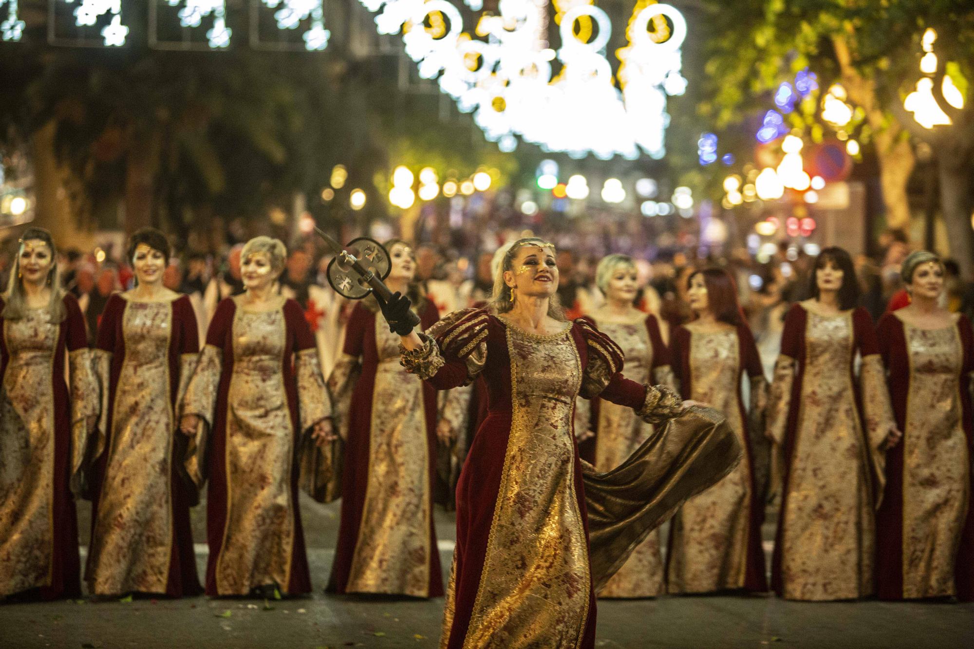 La Entrada Mora y Cristiana vuelve a desfilar por Alicante