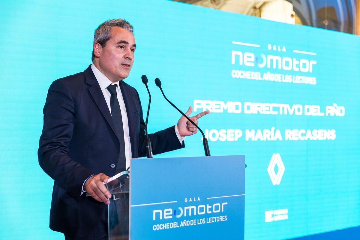 Josep María Recasens se dirige a los invitados de la Gala Neomotor.