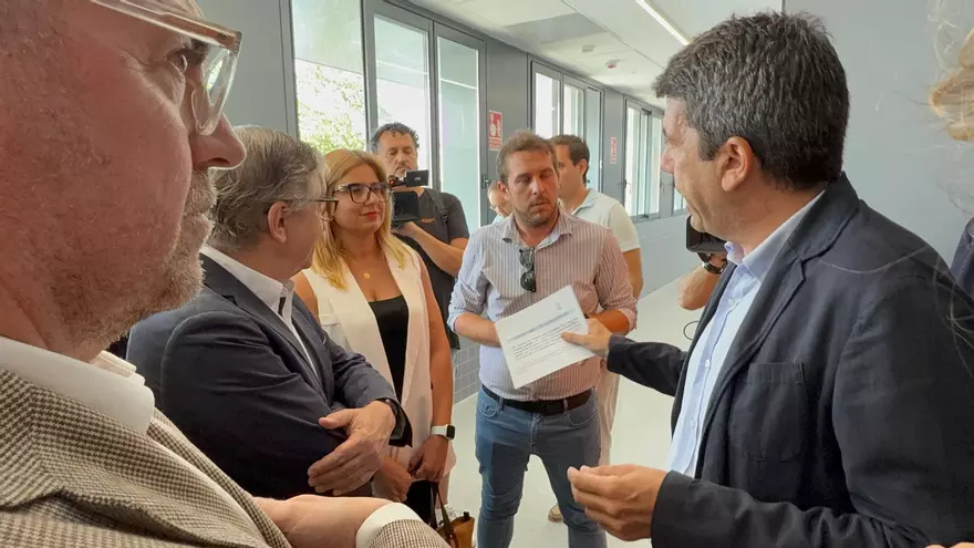 Mazón visita el IES Azorín de Petrer