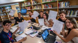 Alumnos preparándose para la selectividad, este lunes en Barcelona.