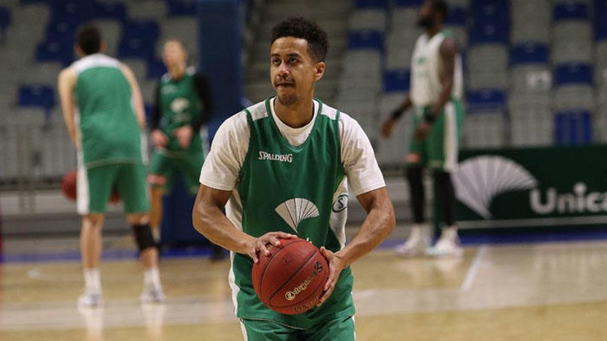 Brian Roberts será hoy el único base del Unicaja ante el Obradoiro.