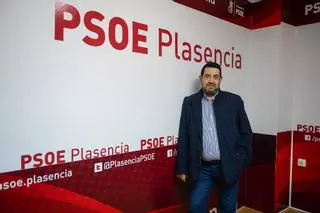 Alfredo Moreno da "un paso al frente" para ser el candidato del PSOE en Plasencia