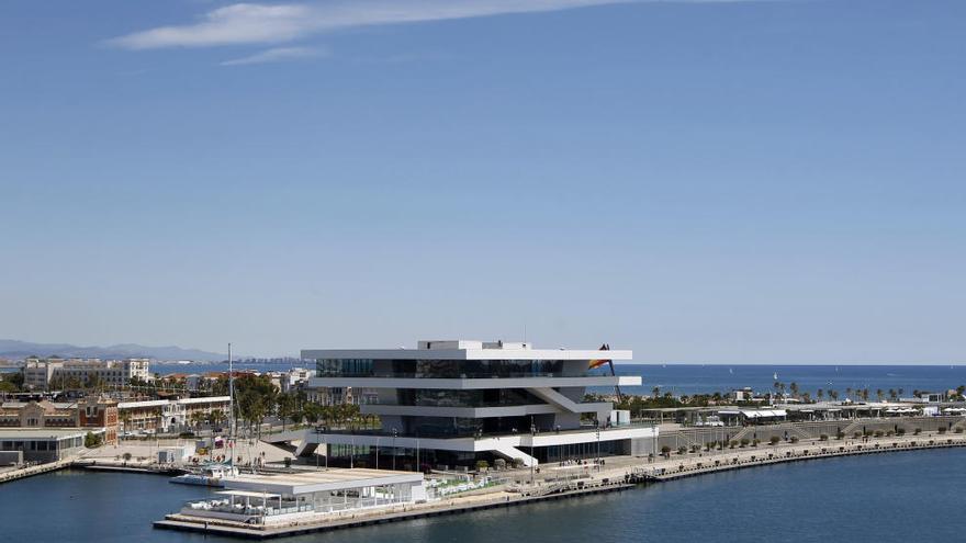 El Consorcio se réune con inversores para construir un hotel en la Marina Real