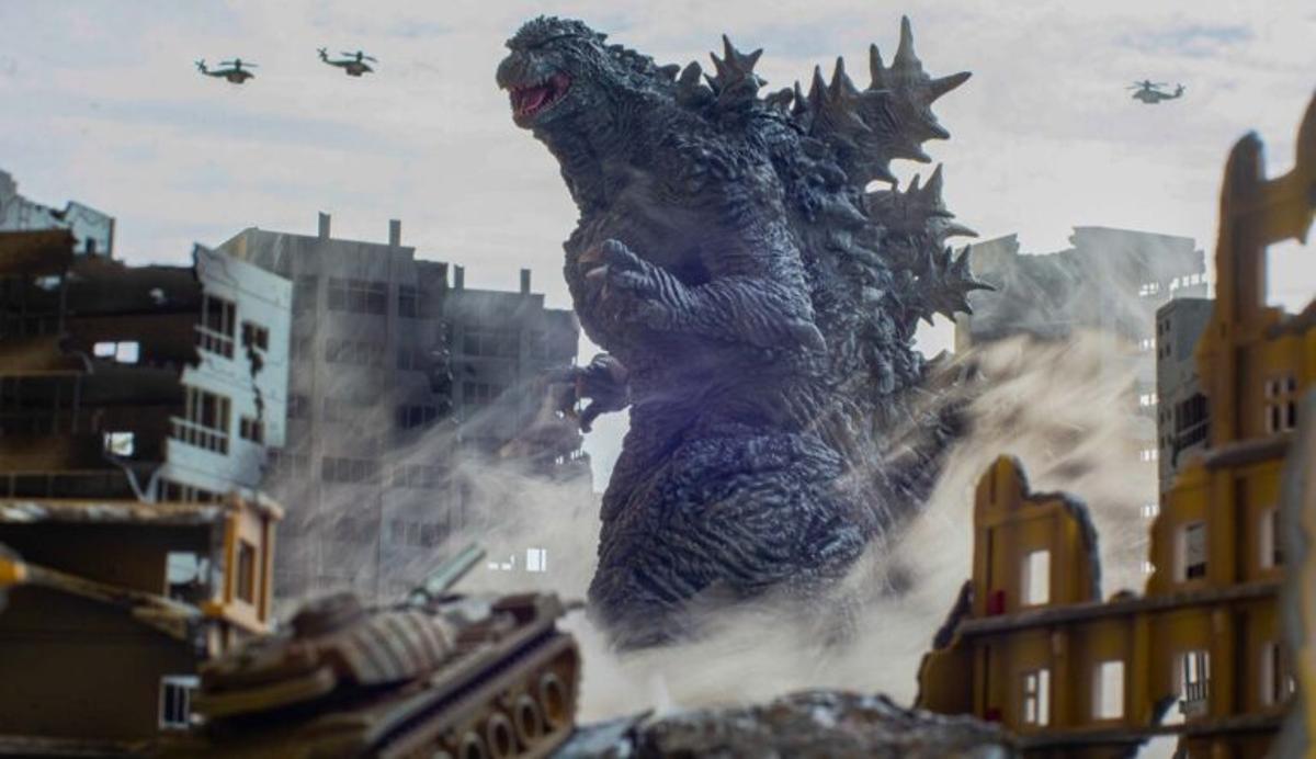 Este nuevo Godzilla japonés resulta bastante político y, además, pone en entredicho los antiguos códigos de honor y valentía de los pilotos kamikazes.