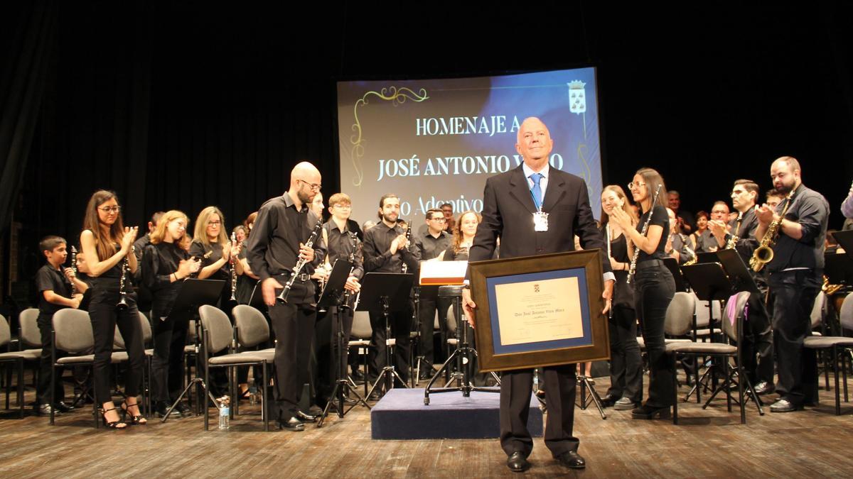 José Antonio Varo ha recibido el reconocimiento ante un teatro Liceo lleno de público.