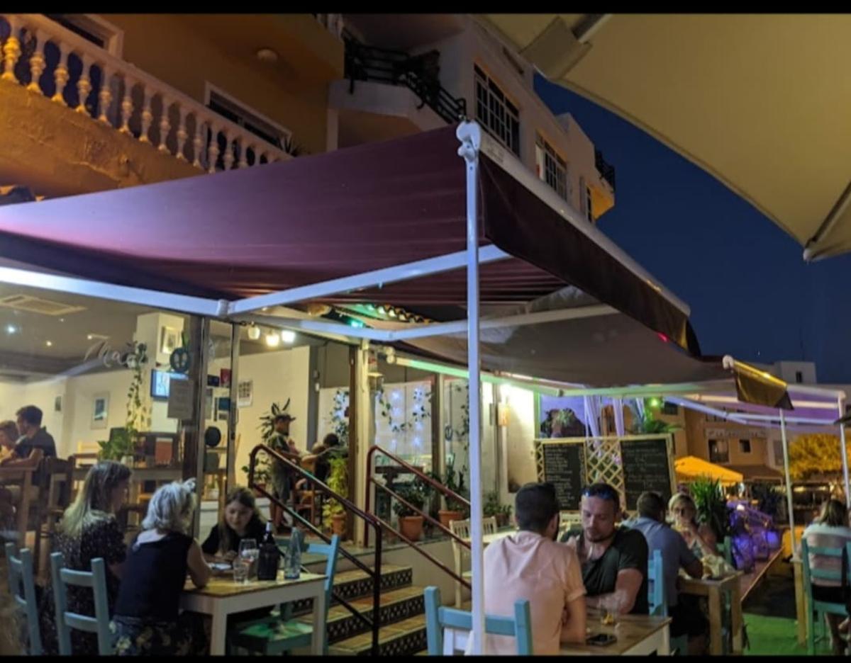 Terraza del María Restaurante Bar en Los Abrigos.