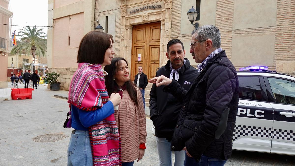 Morant habla con José María Ángel, Lorena Silvent y Carlos Fernández Bielsa, este domingo.