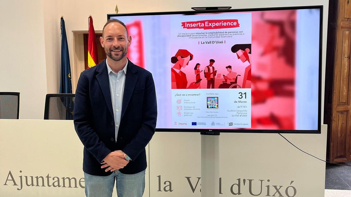 El concejal de Empleo del Ayuntamiento de la Vall d’Uixó, Jorge García, explicó la iniciativa para impulsar la empleabilidad de las personas con diversidad funcional.