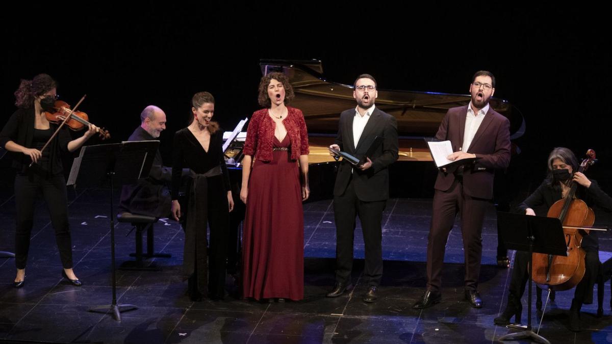 Una imatge del concert «Beethoven, el cant dels pobles», ahir al teatre Conservatori de Manresa | OSCAR BAYONA