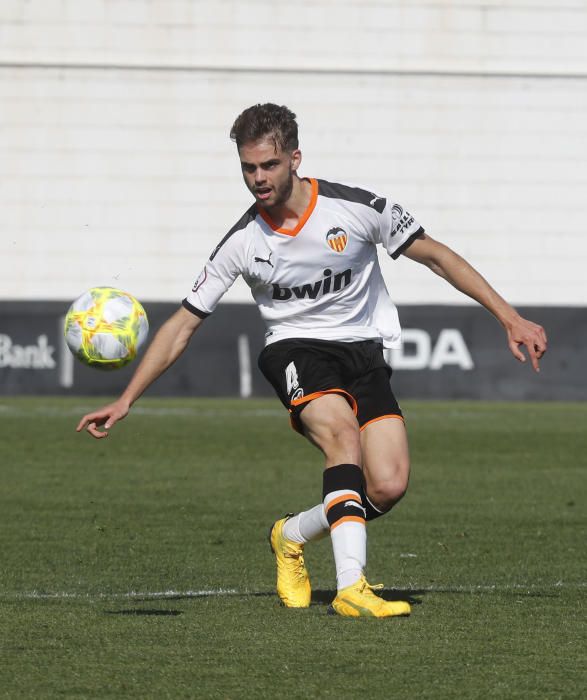 El Valencia Mestalla acaricia la remontada