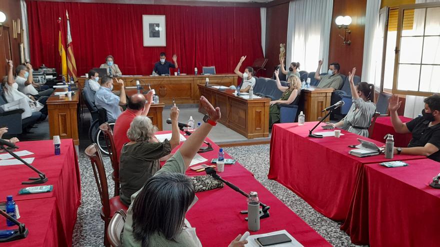 El alcalde de Vinaròs reconoce que los plenos son &quot;un circo&quot; peor que Telecinco y pide perdón