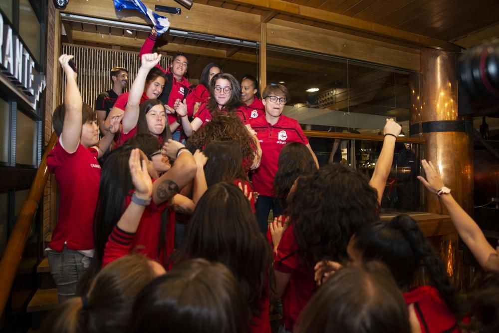 Homenaje de campeonas para el Deportivo Abanca