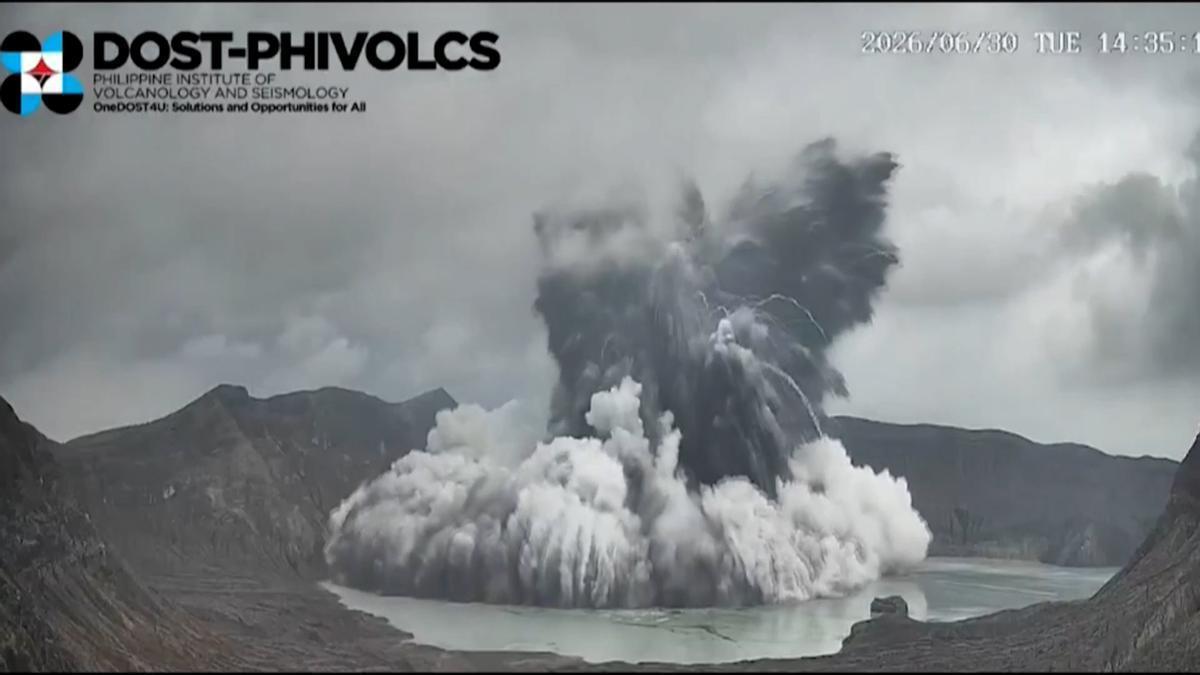 Impactantes imágenes de la erupción del volcán Taal en Filipinas
