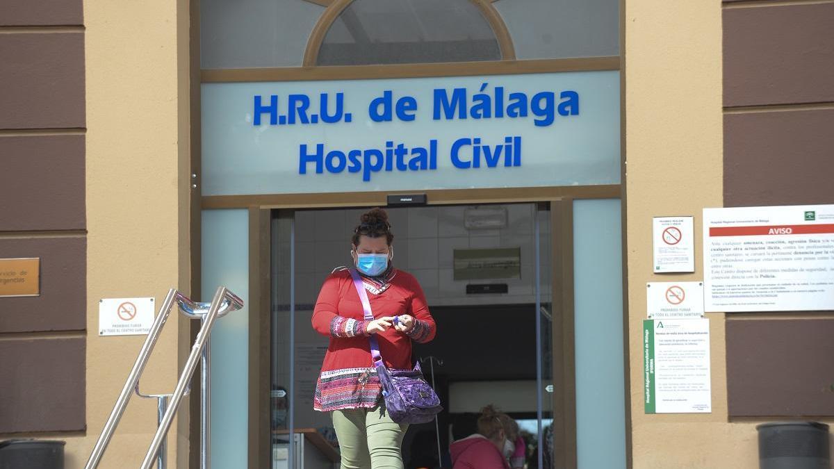 La incidencia del coronavirus en los hospitales malagueños está a la baja.