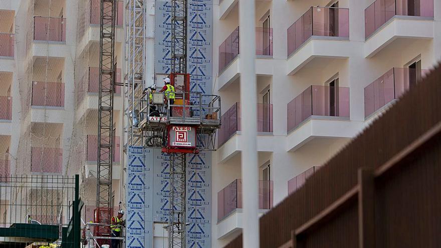 La planta hotelera de Benidorm se renueva con 200 millones de inversión pese a la crisis