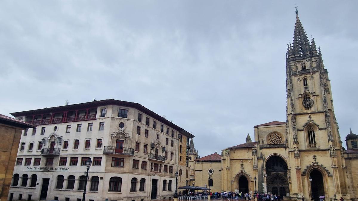 A la izquierda, el antiguo Hogar San José.