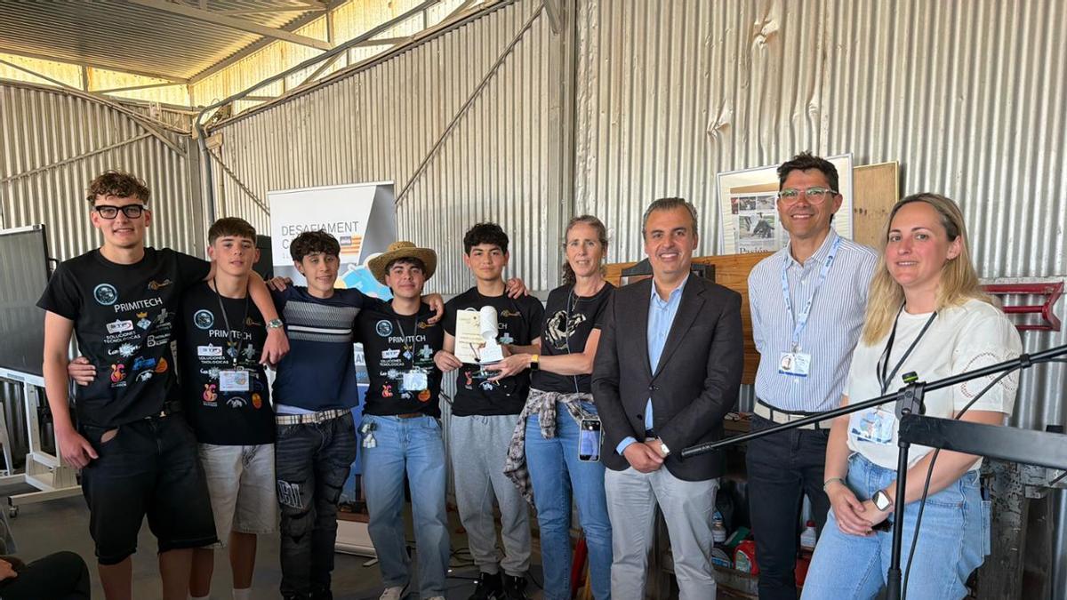 CanSat 2026: Un centenar de estudiantes de Baleares diseñan minisatélites en el aeródromo de Binissalem