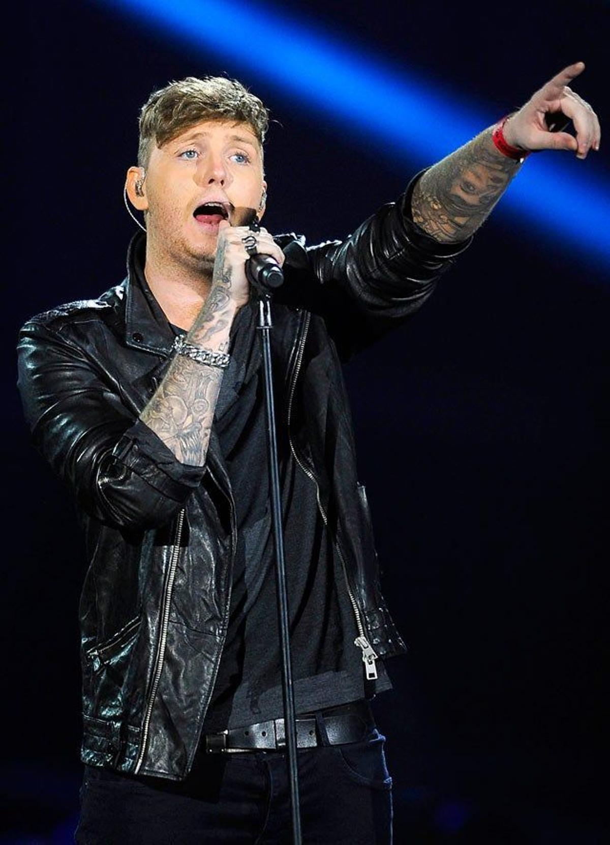 James Arthur actuando