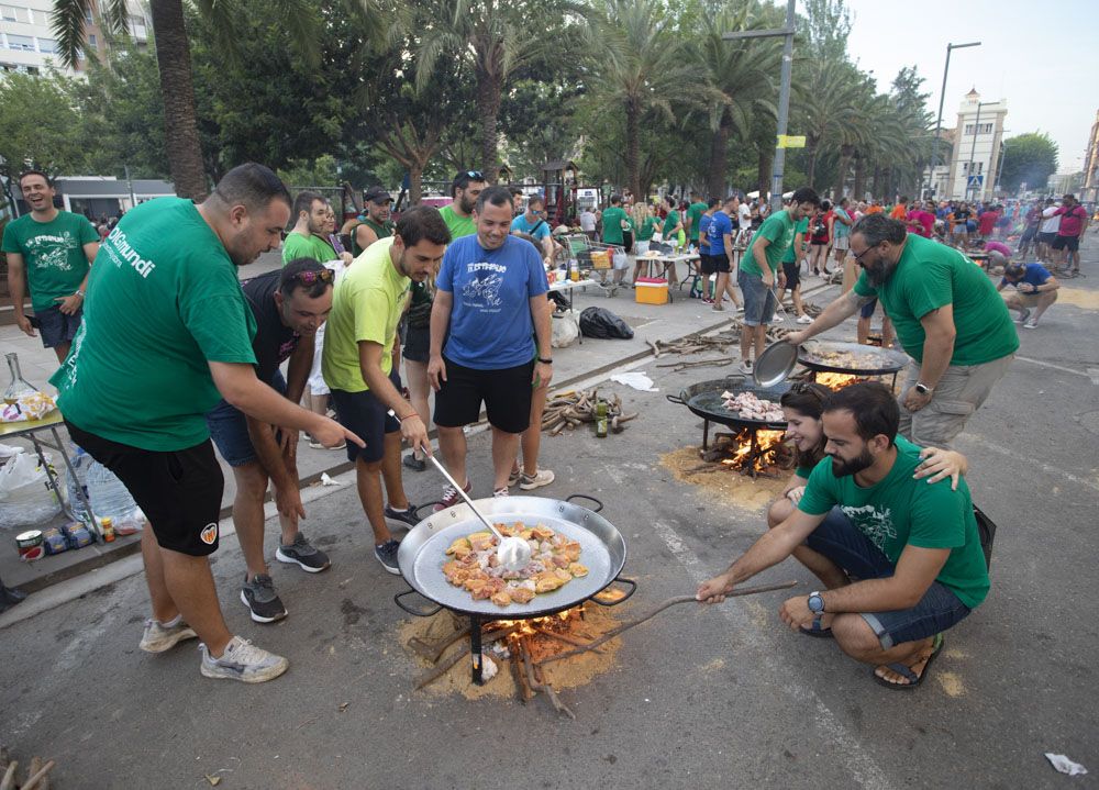 Fiestas de Sagunt. Las peñas en el tradicional concurso de paellas.