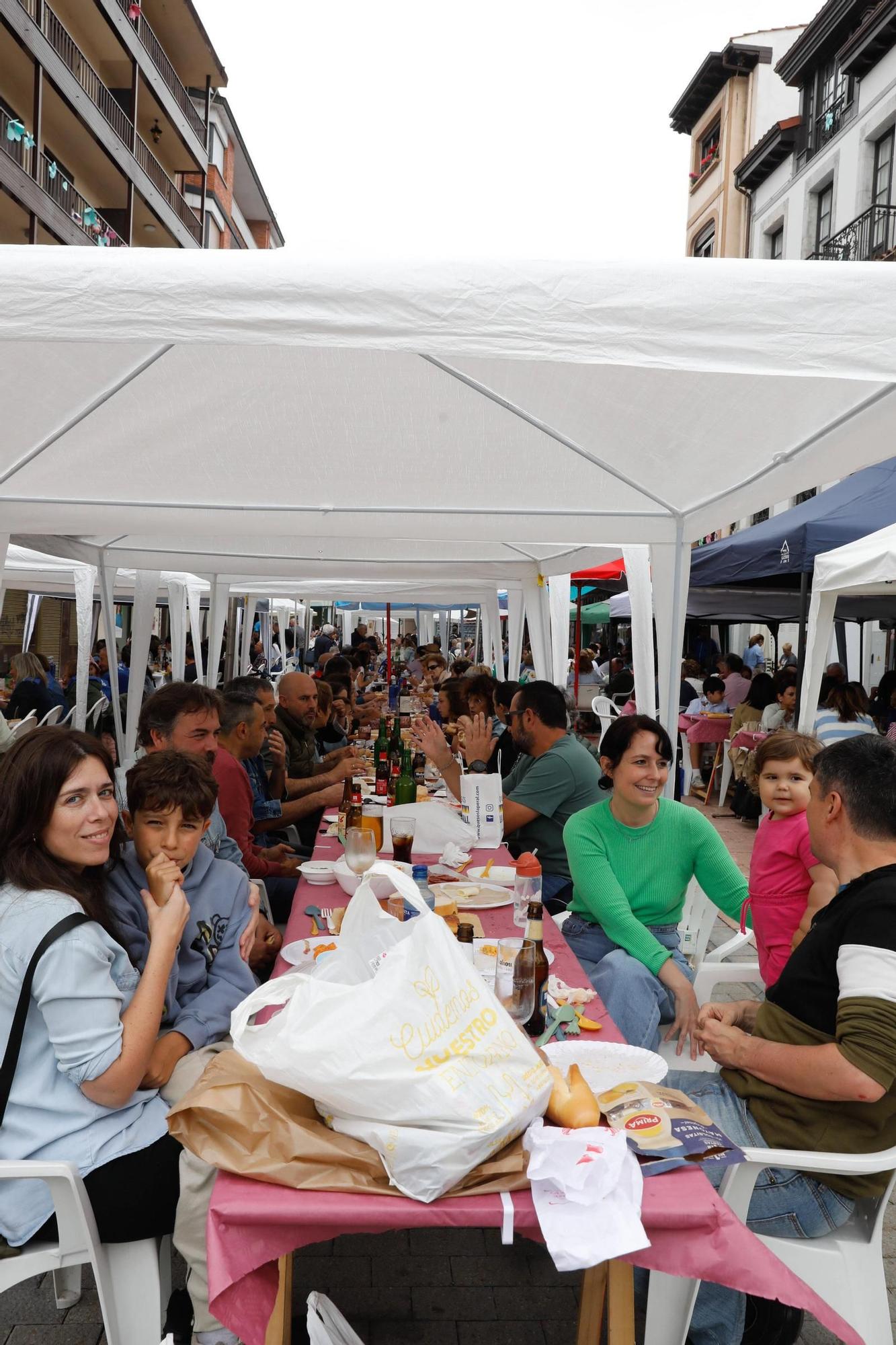 Grado abre boca para Santiago con la comida en la calle