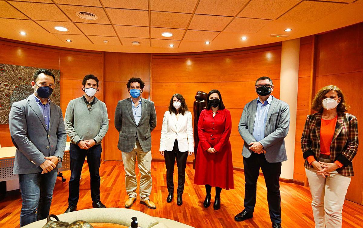 Rafa Ruiz, Juan Calvo, Pedro Puigdengoles, Cristina Martín, MarI Àngels Marí, Ángel Luis Guerrero e Irene Coleman. | FOTOS: TONI ESCOBAR