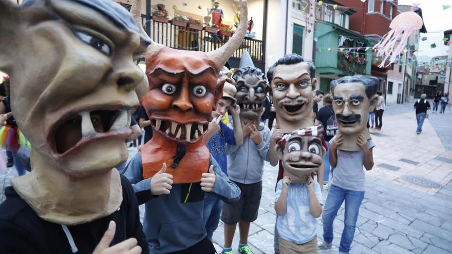 Cabezudos en las fiestas de Cimavilla del pasado verano