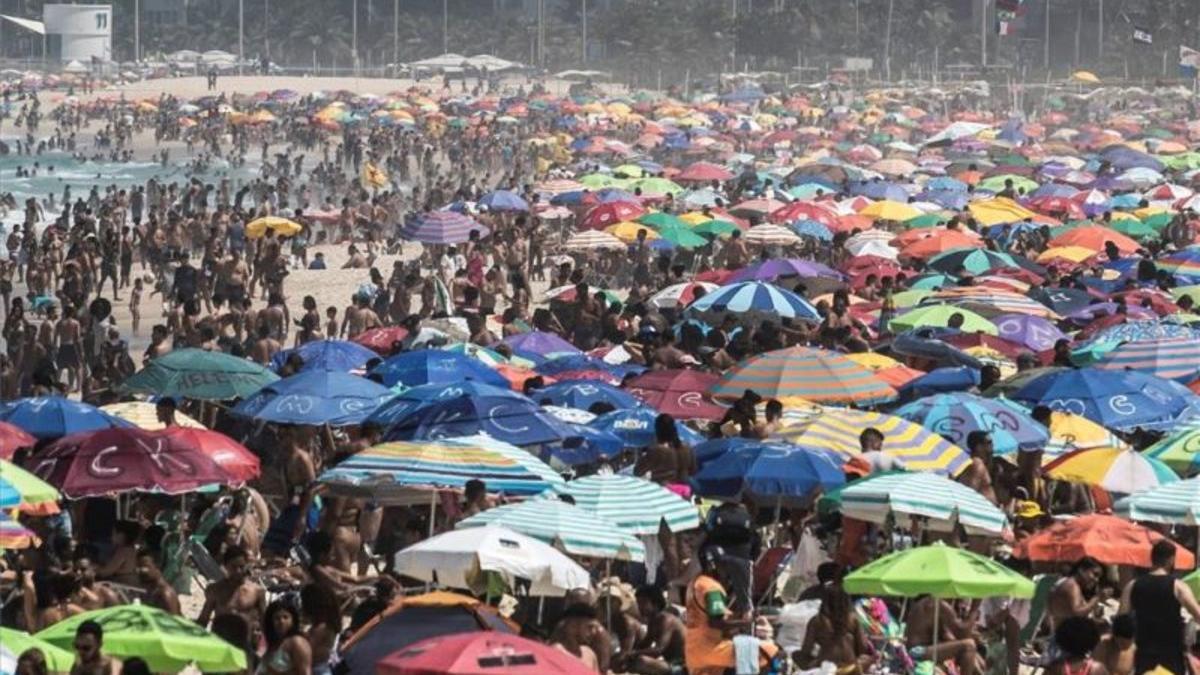 coronavirus-brasil-playa-ipanema