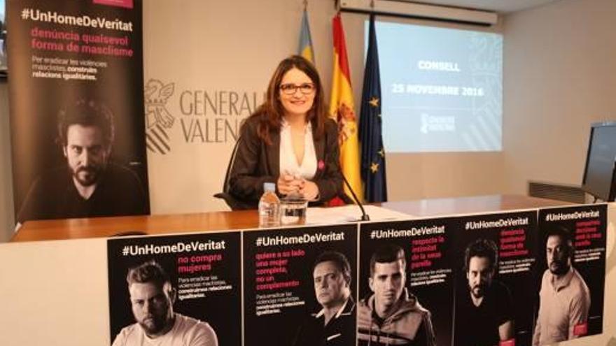 Mónica Oltra, durante su comparecencia de ayer tras el pleno del Consell.