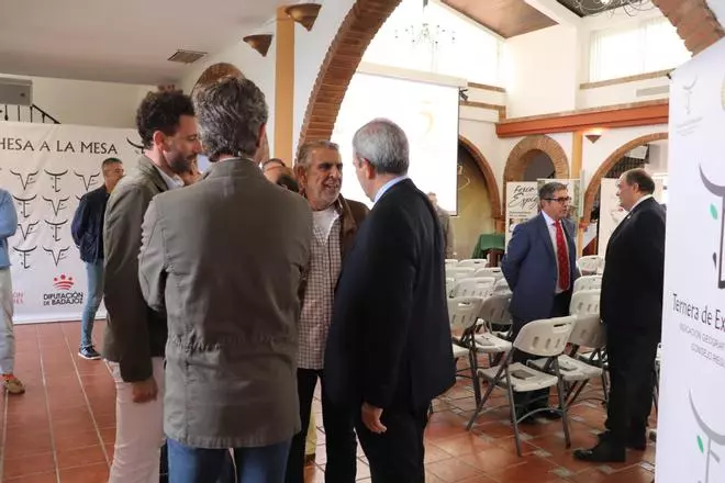 FOTOGALERÍA | Ternera de Extremadura celebra sus bodas de plata con una encendida defensa del consumo de carne