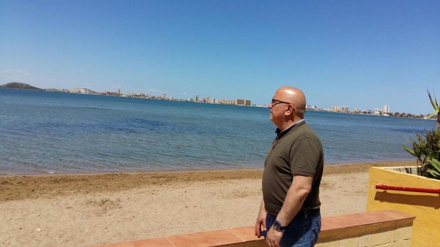 El portavoz de Ciudadanos, Manuel Padín, visitó las playas.