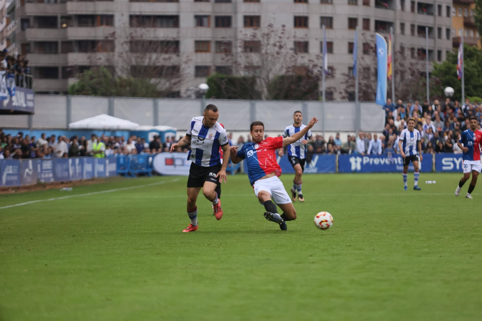EN IMÁGENES: La final por el ascenso entre Avilés y Rayo Majadahonda vivida en el Suárez Puerta