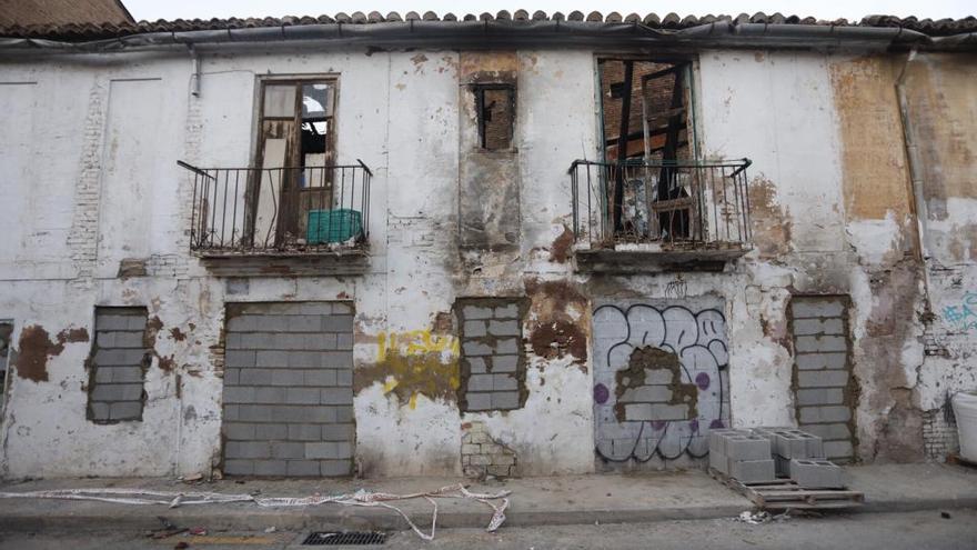 Un colegio y una zona verde sustituirán a las casas incendiadas