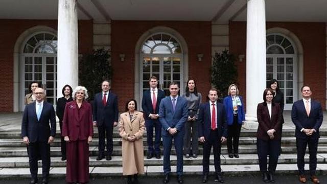 Sánchez renueva el marco de cooperación con Airbus.