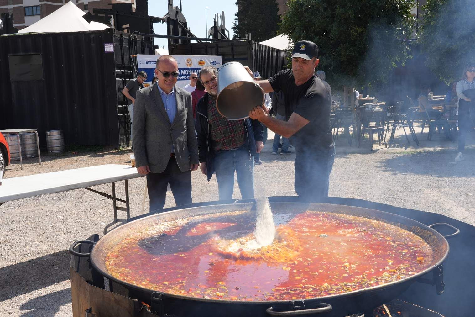Galería de fotos: Las mejores imágenes de la paella monumental de ‘Mediterráneo’ en Solé City