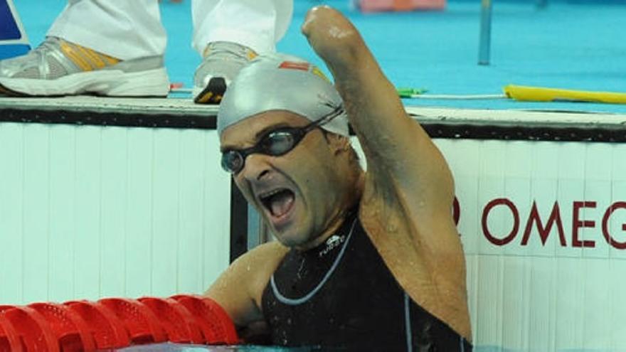 Ricardo Ten celebra una victoria en la piscina