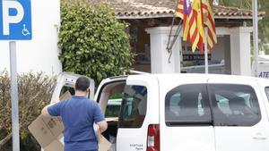 Galería de imágenes de la detención del alcalde y varios funcionarios del Ayuntamiento de Sant Josep.