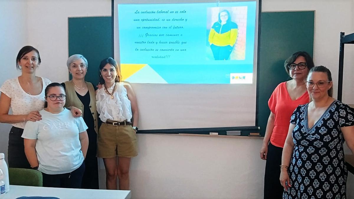 Las técnicas de Down Zafra con Ángela y sus compañeras de trabajo