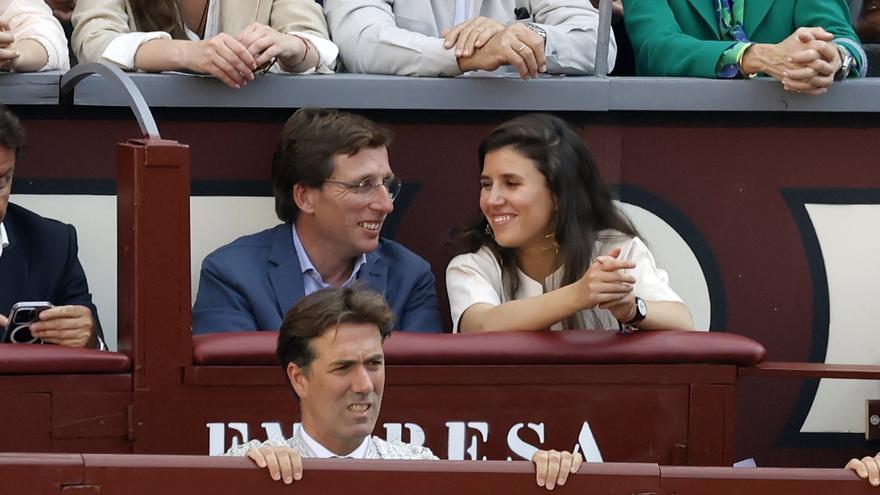 Almeida y Teresa Urquijo publican la primera foto de su luna de miel