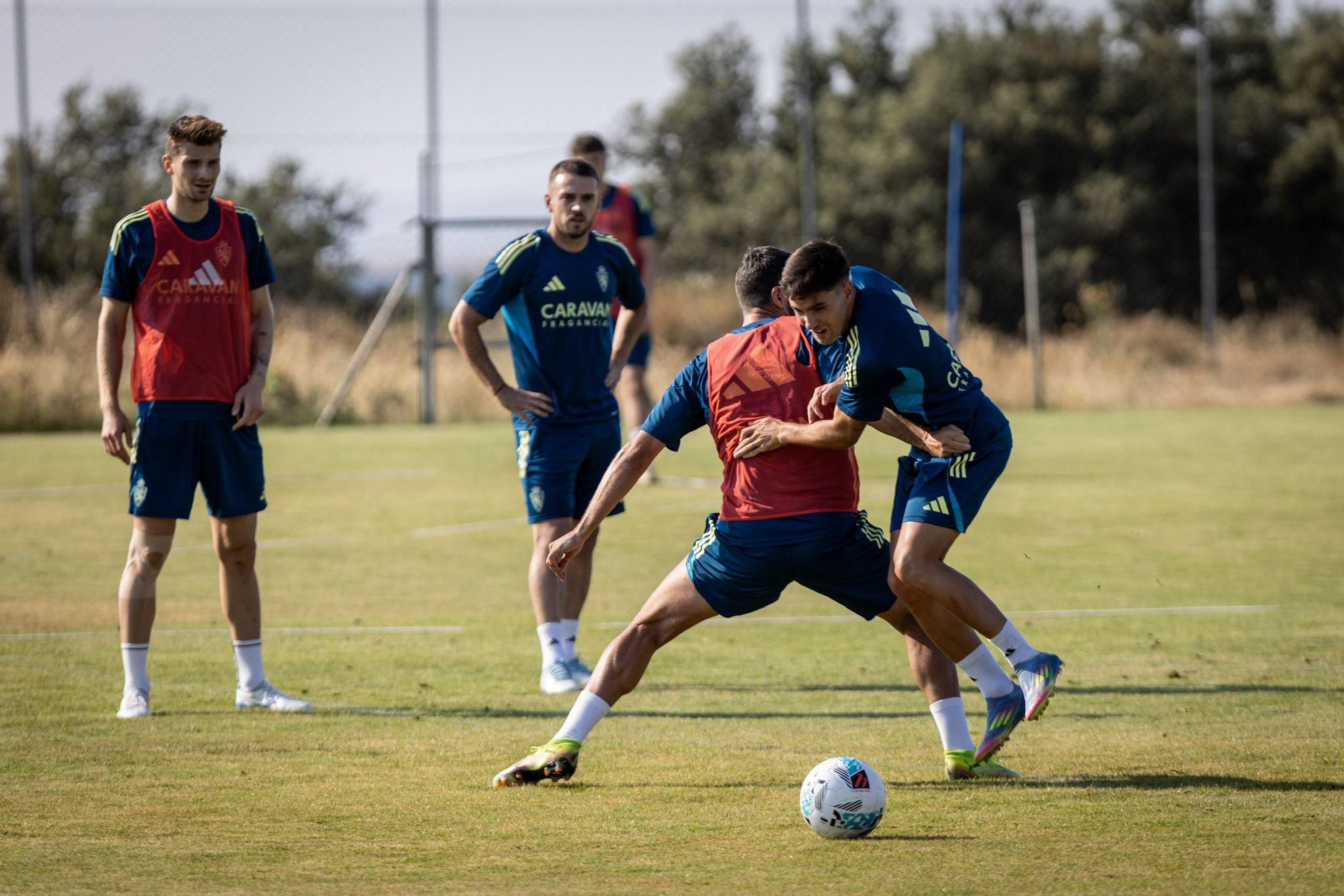 En imágenes | Pretemporada del Real Zaragoza en Los Ángeles de San Rafael: Fernando López se incorpora al stage