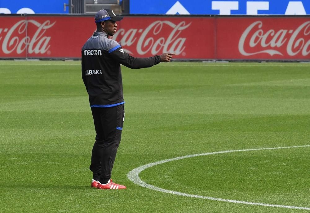 El Dépor se entrena antes de recibir al Barça