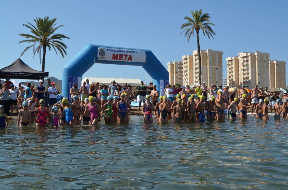 Más de 200 participantes 'se mojan' por la esclerósis múltiple en Playa Paraíso