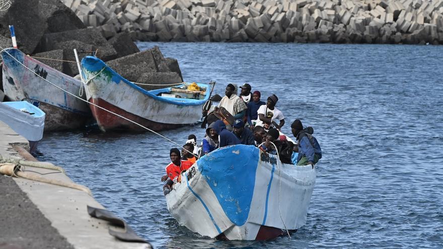 Sánchez y  Von der Leyen viajan a Mauritania para blindar la ruta canaria