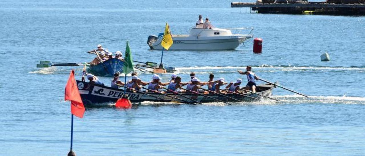 Una regata de Tirán este verano ante su afición, en la final del Campeonato de España de Traineras. | // GONZALO NÚÑEZ
