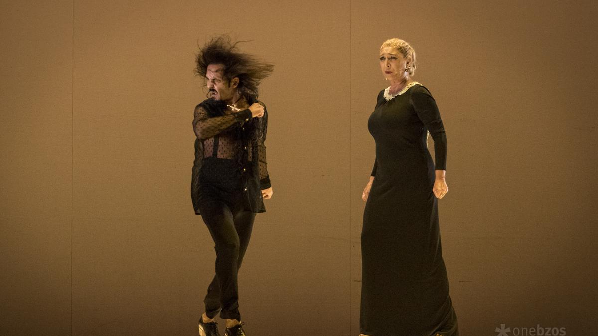 Farruquito, con el cante de Esperanza Fernández, en el montaje que llevó al Teatro de la Maestranza, en la Bienal de Flamenco